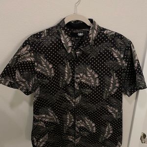 GBG LOS ÁNGELES Black and Gold Button Up